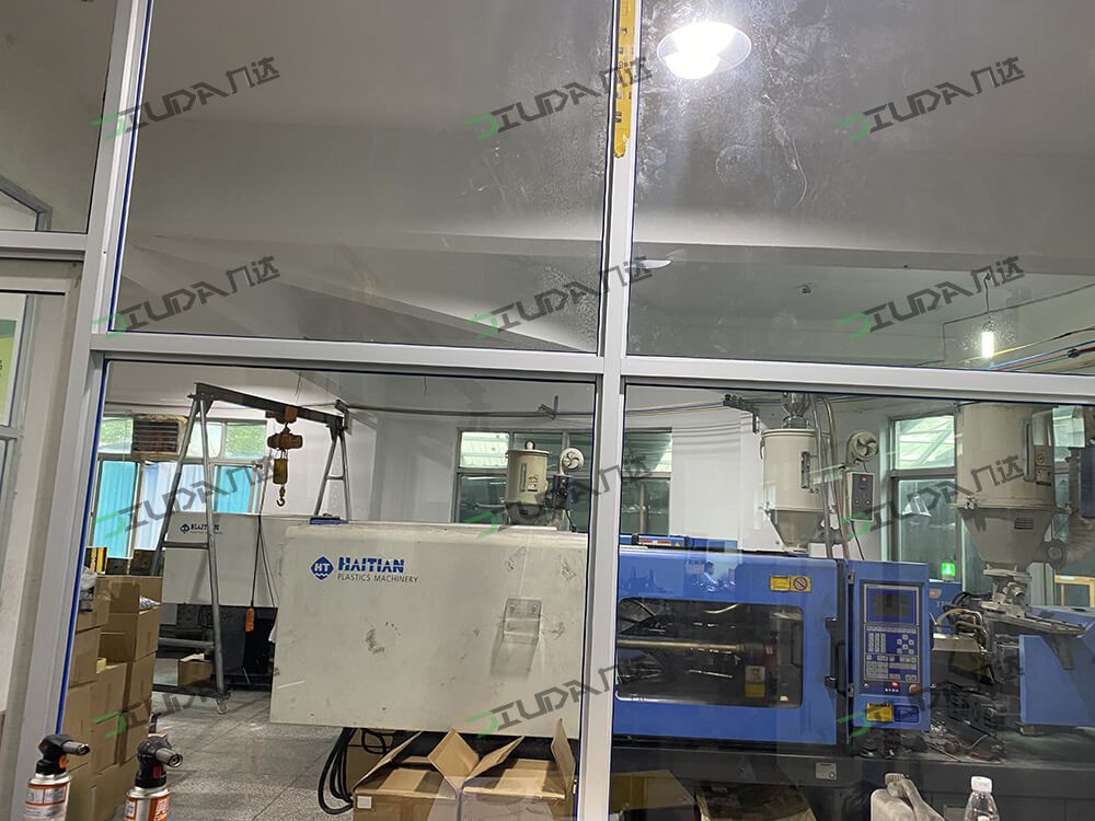 Injection molding machine